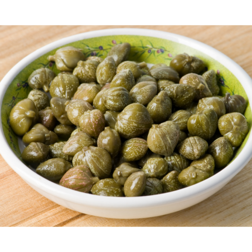 kaprikset tarjoiluastiassa